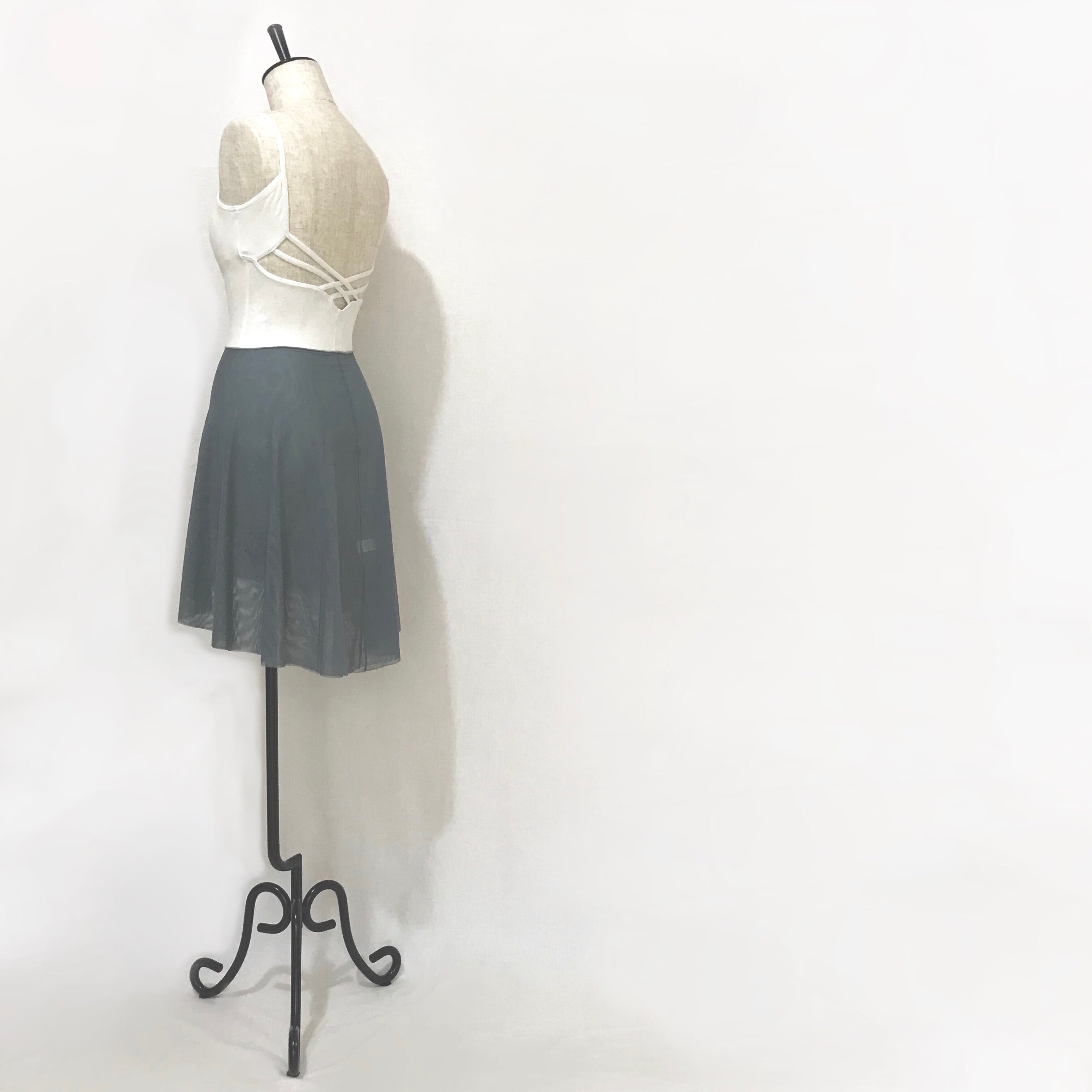 ◆Minimalist Ballet Skirt: NAVY (ミニマリスト・プルオンバレエスカート(ネイビー)) |  『Balletholic』大人のためのシンプルシックなバレエ・レッスンウエアSHOP　　 powered by BASE