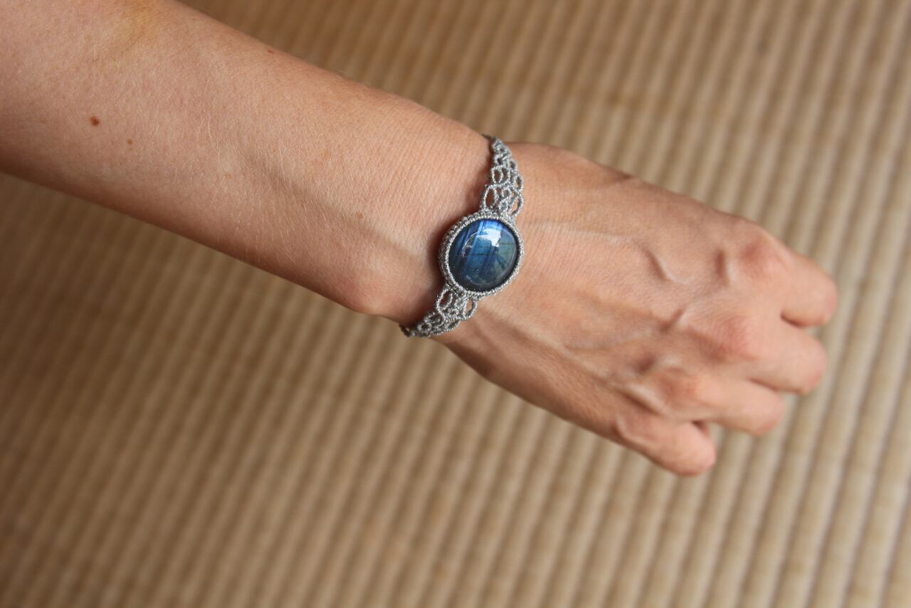 Labradorite micro macrame bracelet