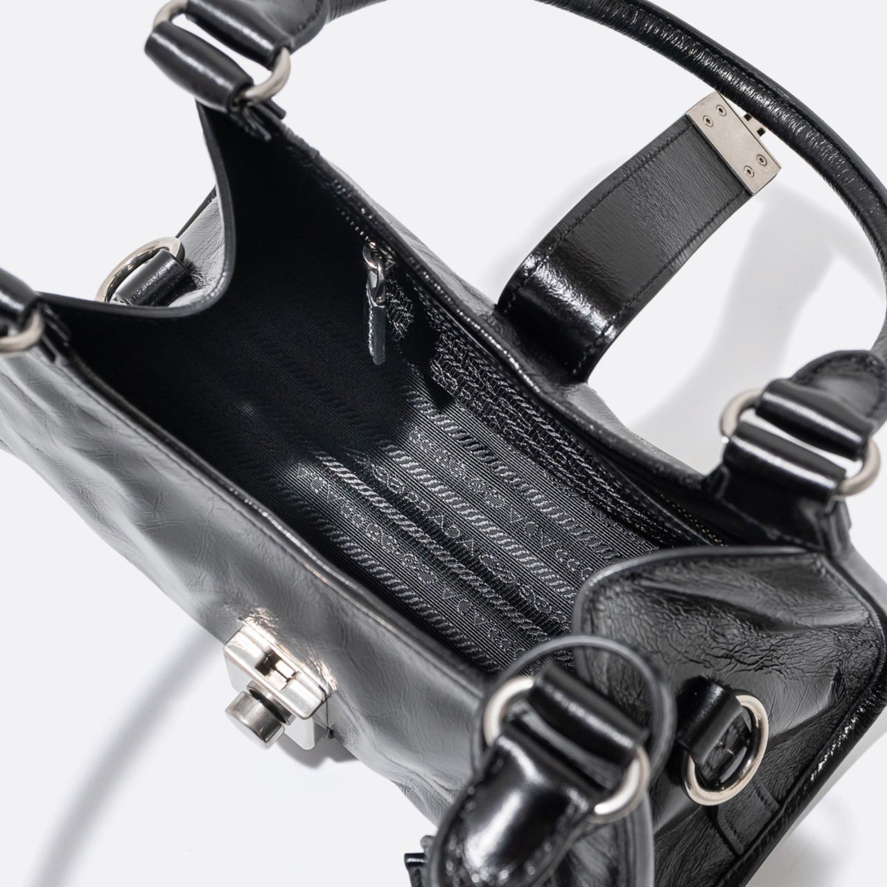 PRADA スモール レザー トートバッグ ブラック