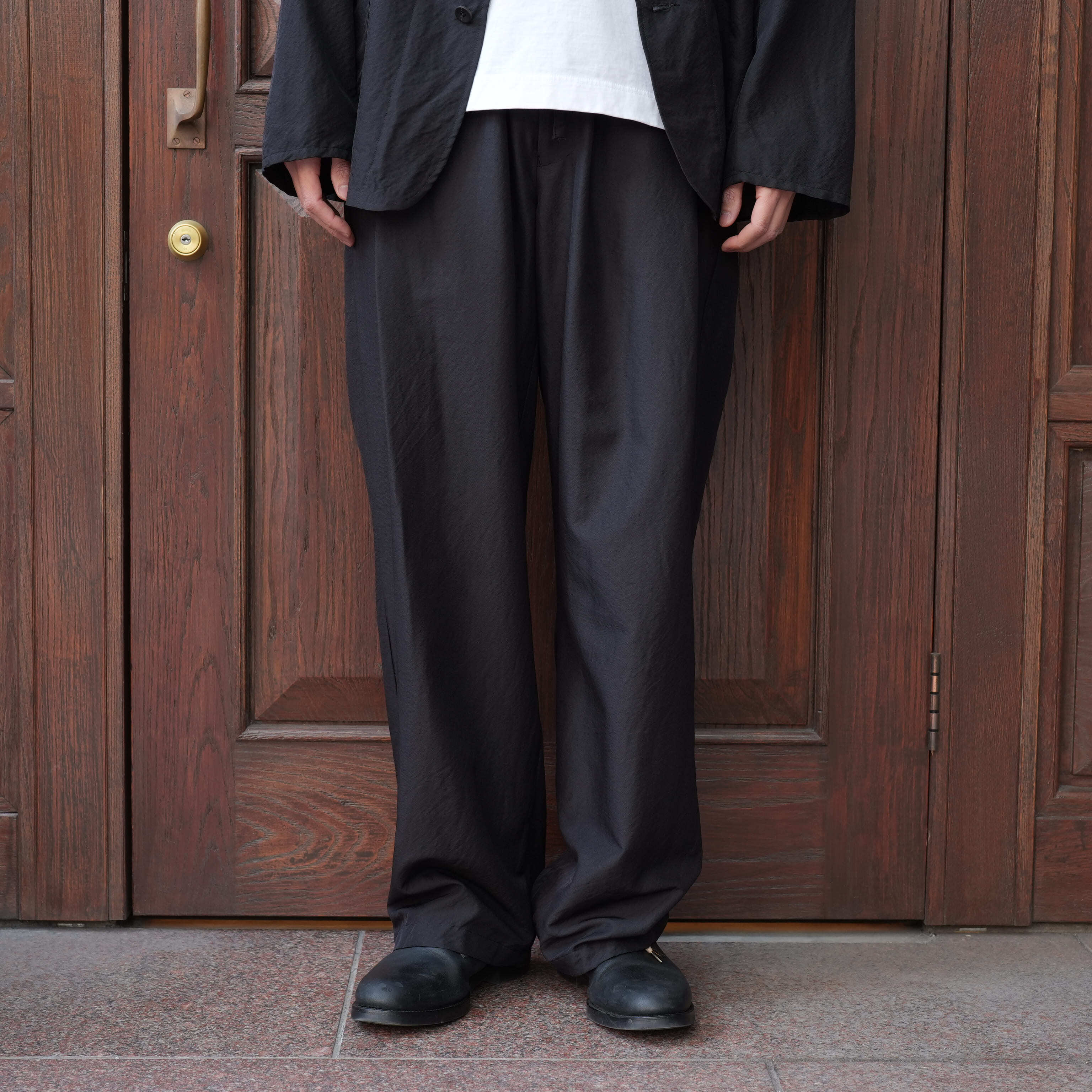 ULTERIOR(アルテリア) 26SS "WASHED WOOL SILK TWILL DRAWSTRING PANTS" -BLACK-