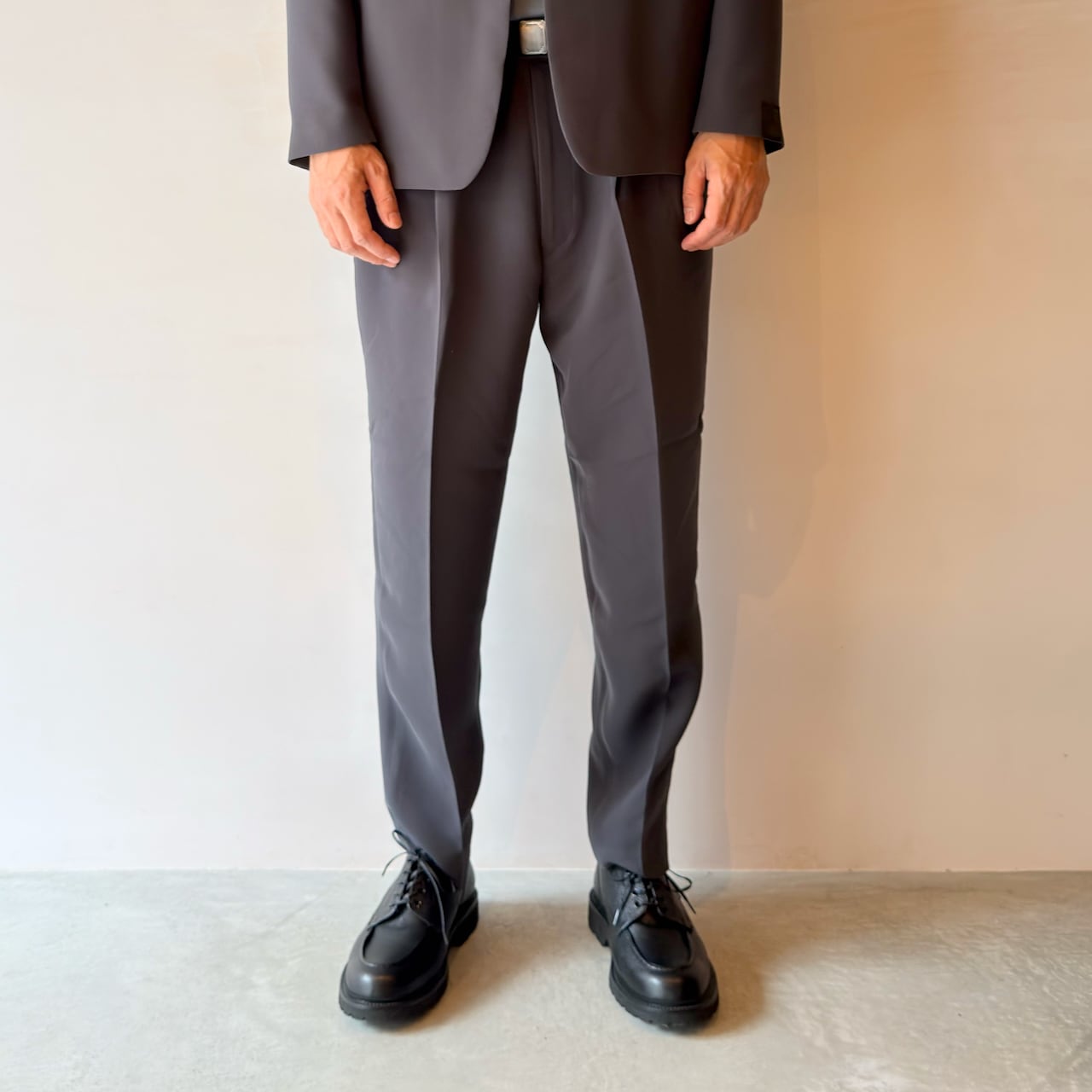 N.HOOLYWOOD WIDE TAPERD EASY SLACKS | HUMAN and THINGS