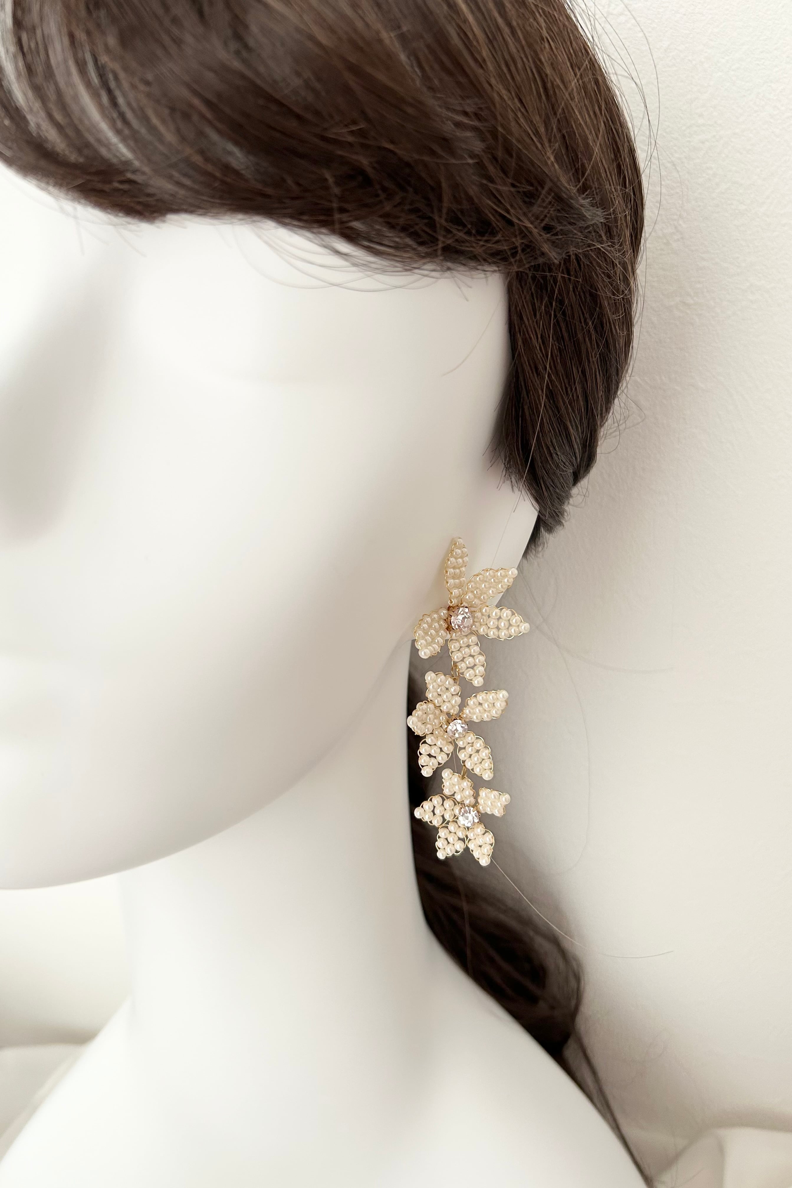 ピアス/イヤリング選択必須】ビーズフラワーピアス/イヤリングsilver