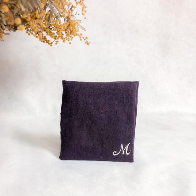 Pocketable sanitary napkin case - Hanky style