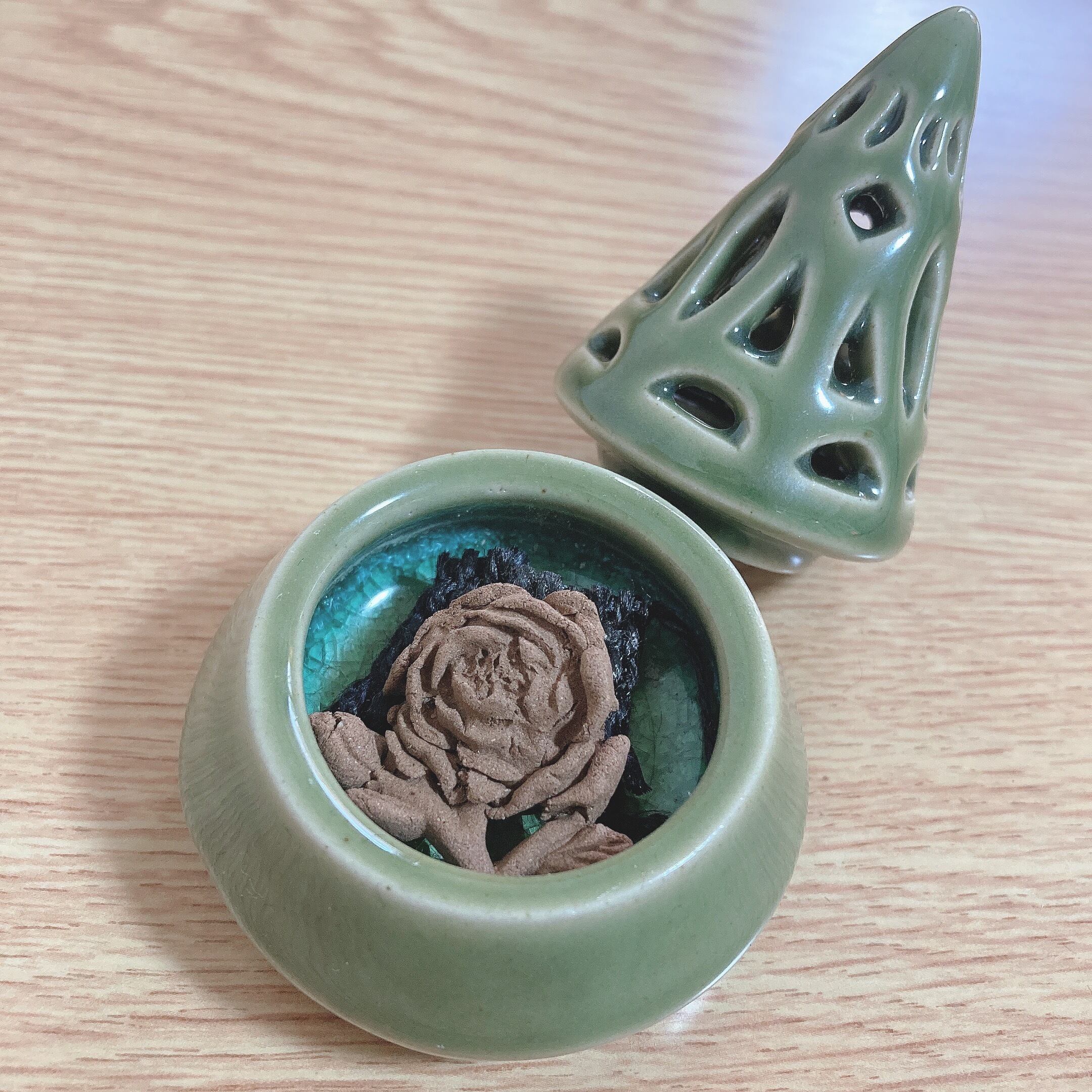 バリ島から届いた三角香炉 | お香細工［馨］kyou