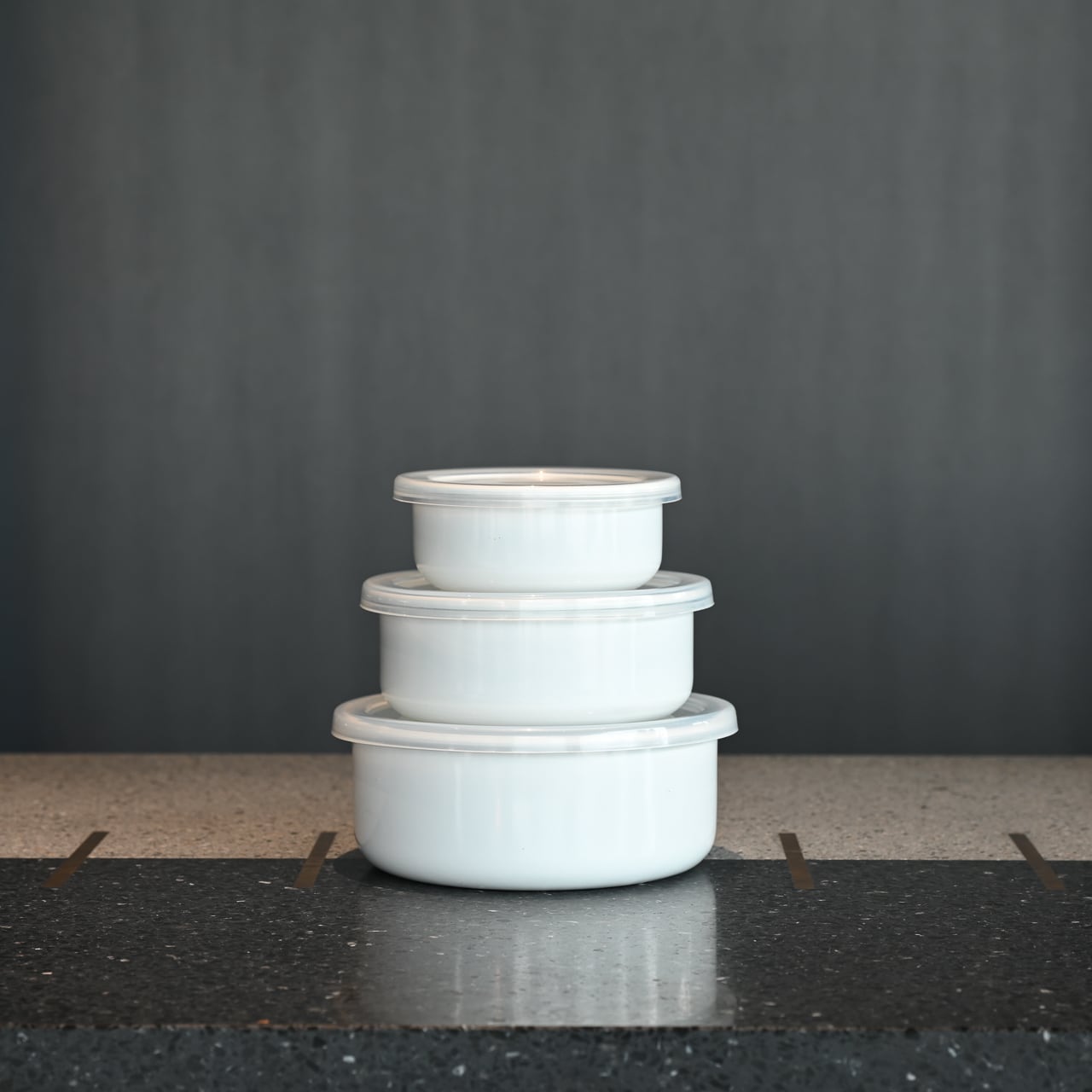 琺瑯の保存容器（蓋付）/白》ラウンド 10cm| 野田琺瑯 | a.278 for