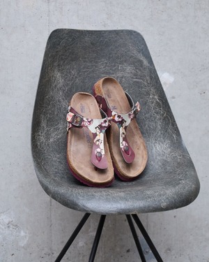 "Papillio by BIRKENSTOCK" Gizeh, floral printed sandals / Made in PORTUGAL / SIZE : 42 (27cm)