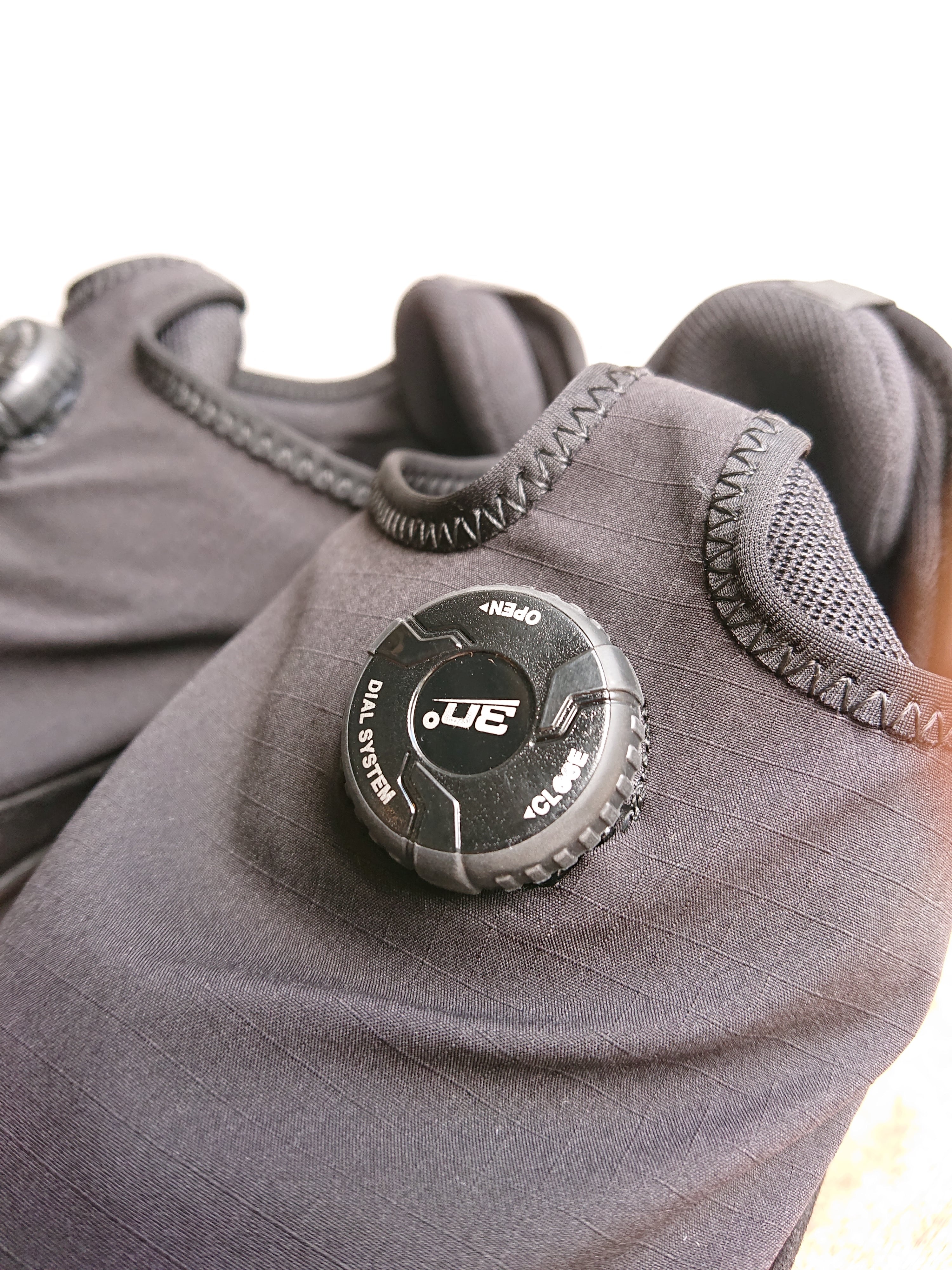 COMFY CMF OUTDOOR GARMENT 