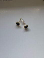 ブラックスクエアピアス