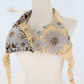 ベリーダンス オリエンタル 衣装 上下セット クイーン Queen イエロー系 トップス スカート 黄 黒 花 ラインストーン スパンコール 豪華 装飾 キラキラ ステージ イベント ダンス衣装 ブラック系