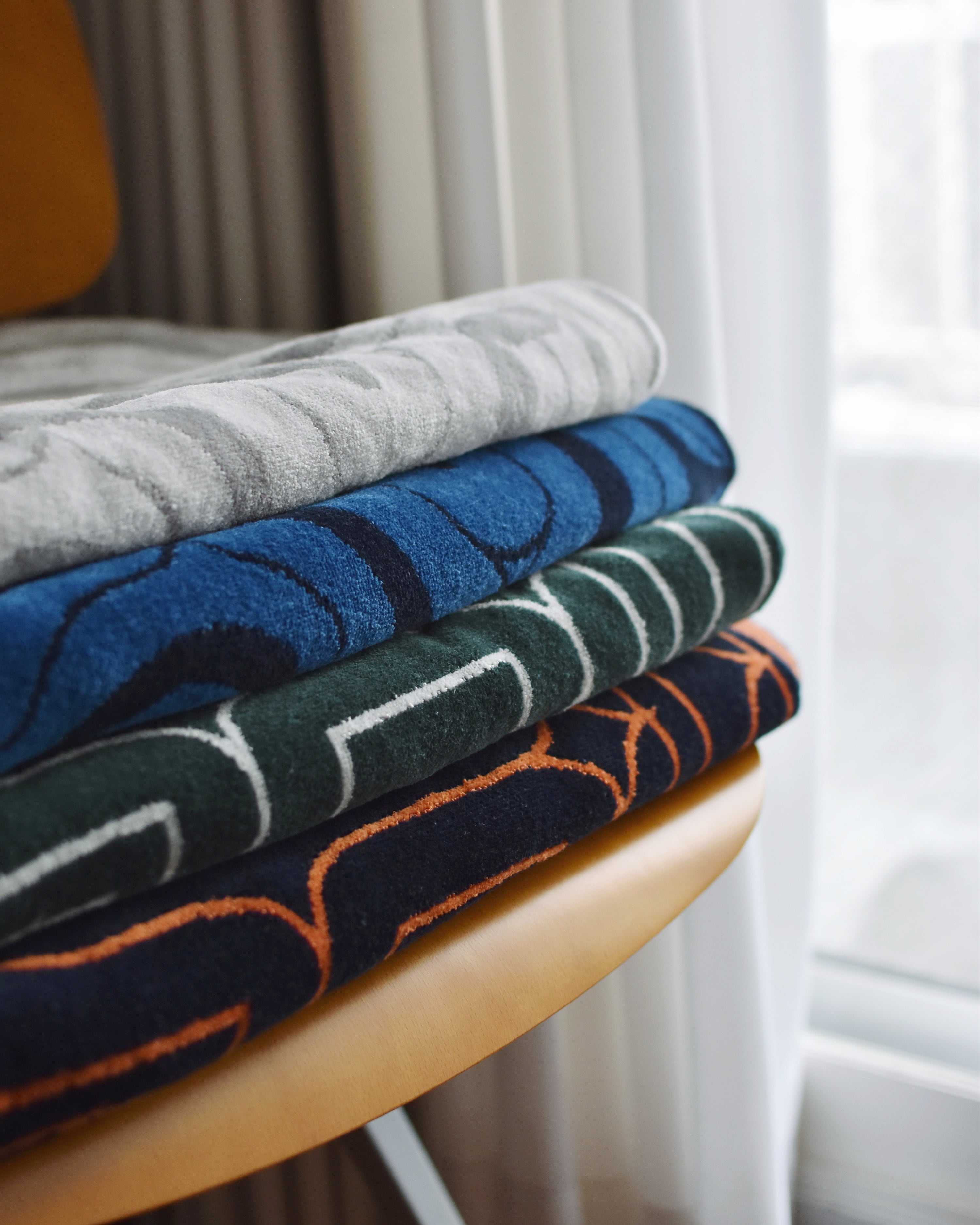 アイヌ文様の今治タオルブランケット 4color | NIBUTANI WORKS