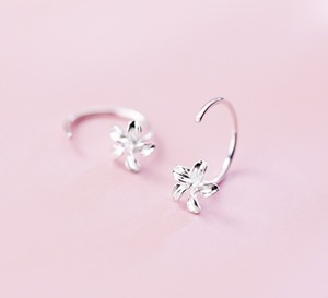花のピアス　SILVER　0069