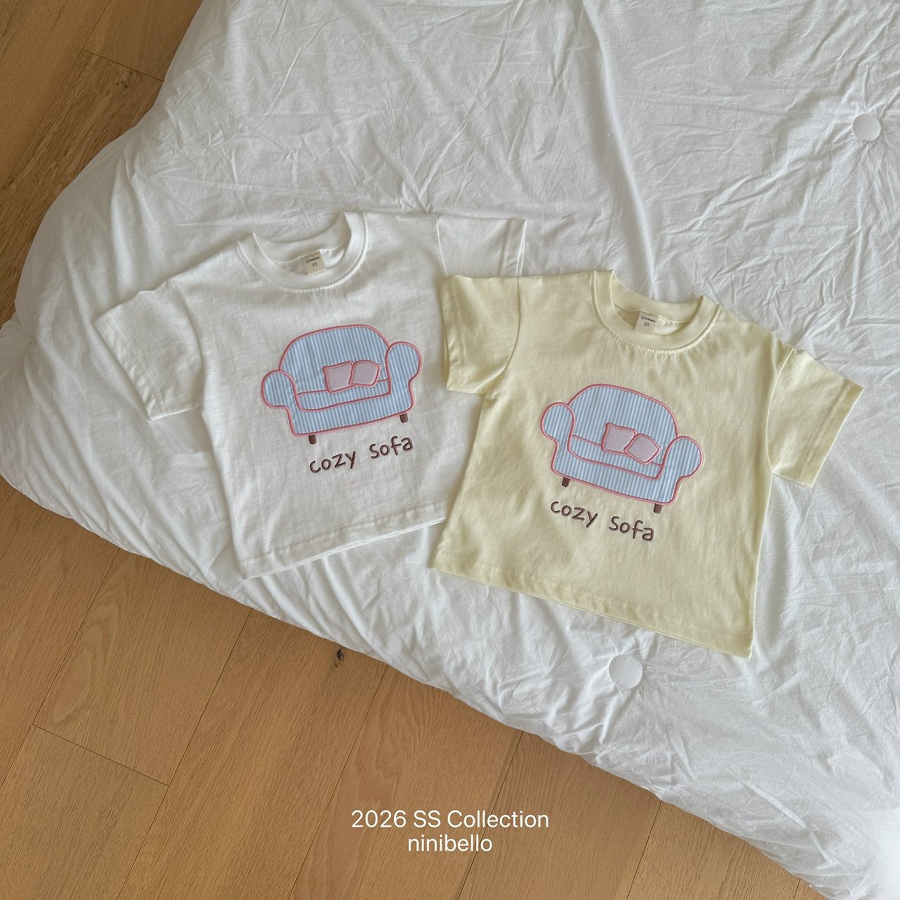 [ninibello] Cozy Sofa Short sleeve T-shirt +fee2 / [니니벨로] 코지쇼파반팔티