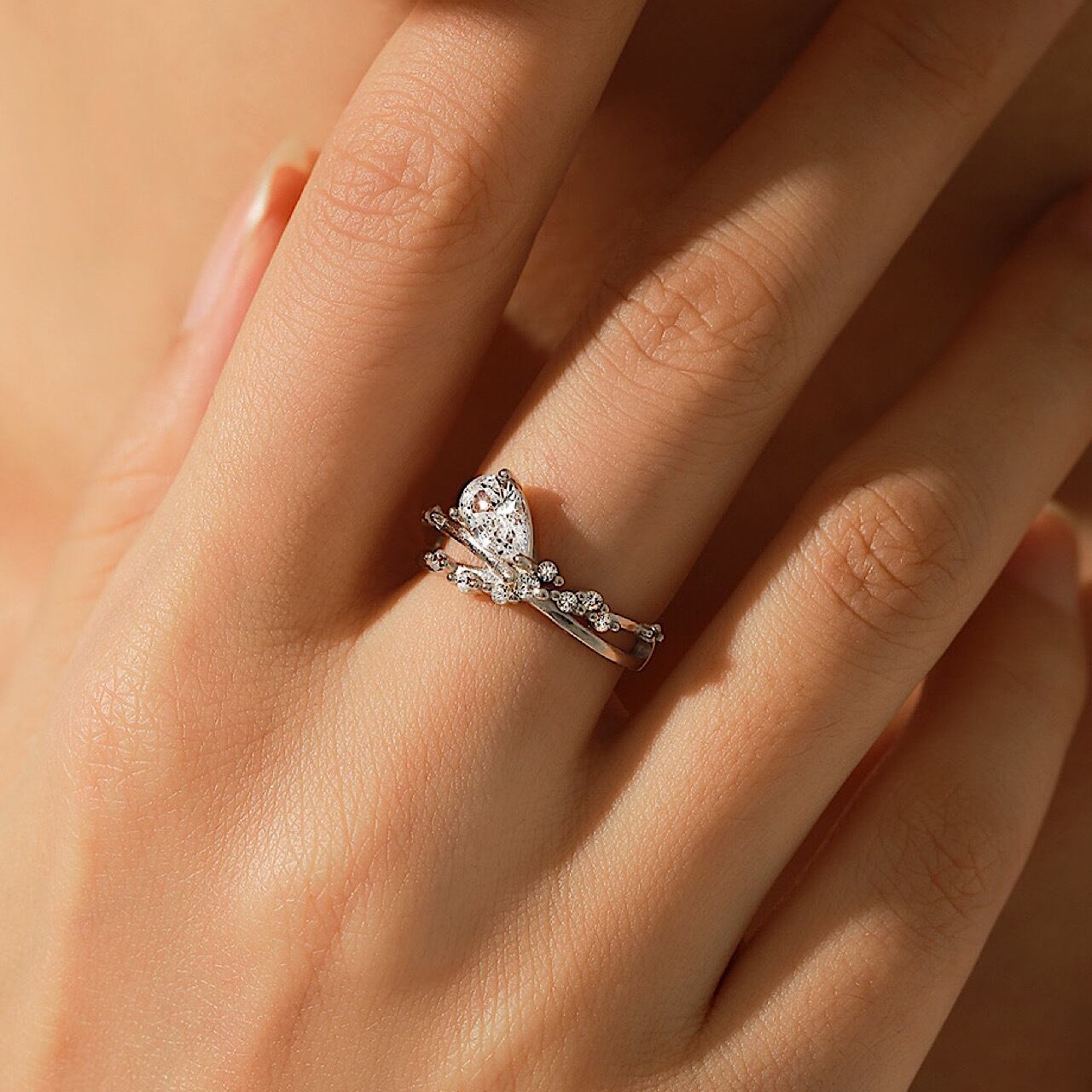 指輪 おしゃれ キラキラ ダイヤモンド 高級感 シルバー リボン