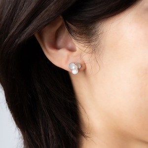 Silver pierced earrings SMA19ピアス Three petals