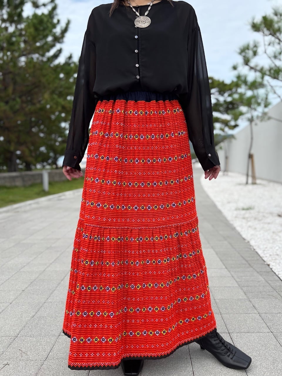 モン族 パッチワーク 手織り麻 パティク ロングスカート エスニック モン族スカート パッチワーク 手織り麻 モン族手刺繍