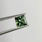 グリーントルマリン ラディアントカット 5.7x5.7x4.2mm, 0.97ct, ナミビア産