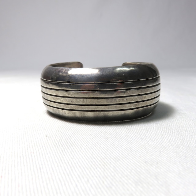 OLD INDIAN STERLING SILVER BANGLE "NAVAJO" (B-1) 