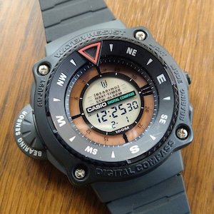 CASIO  DIGITAL COMPASS