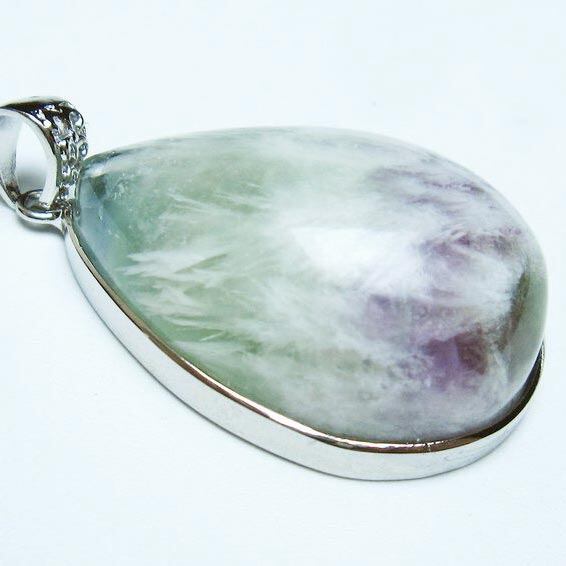 エンジェルフェザー フローライト ペンダント 一点物  おまかせ便 112-12026