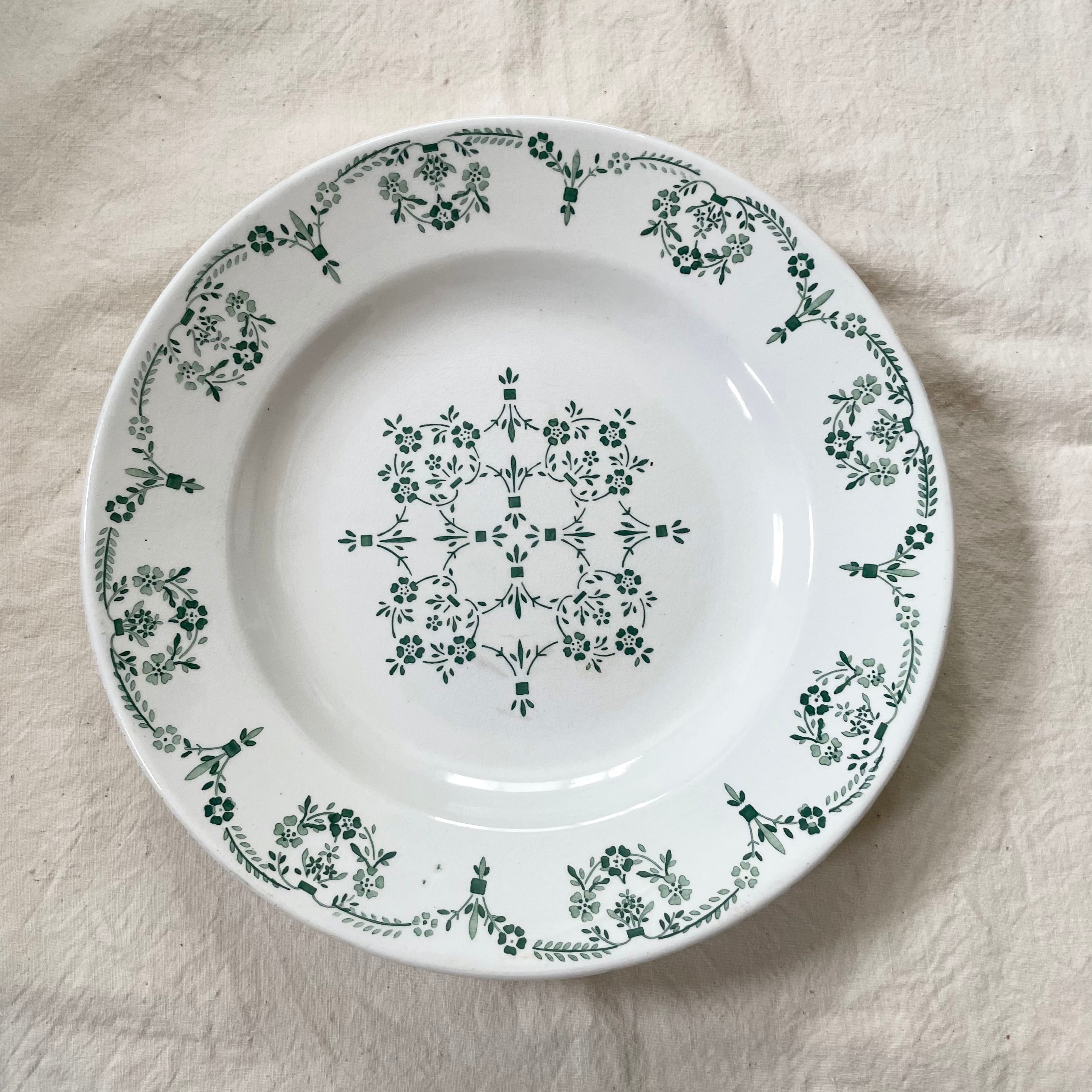 華やかな緑のプレート | tsuitachi craft&brocante