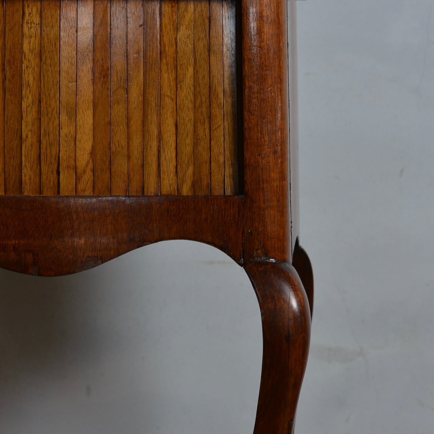 Marble Top Cabinet / マーブル トップ キャビネット〈花台・サイド