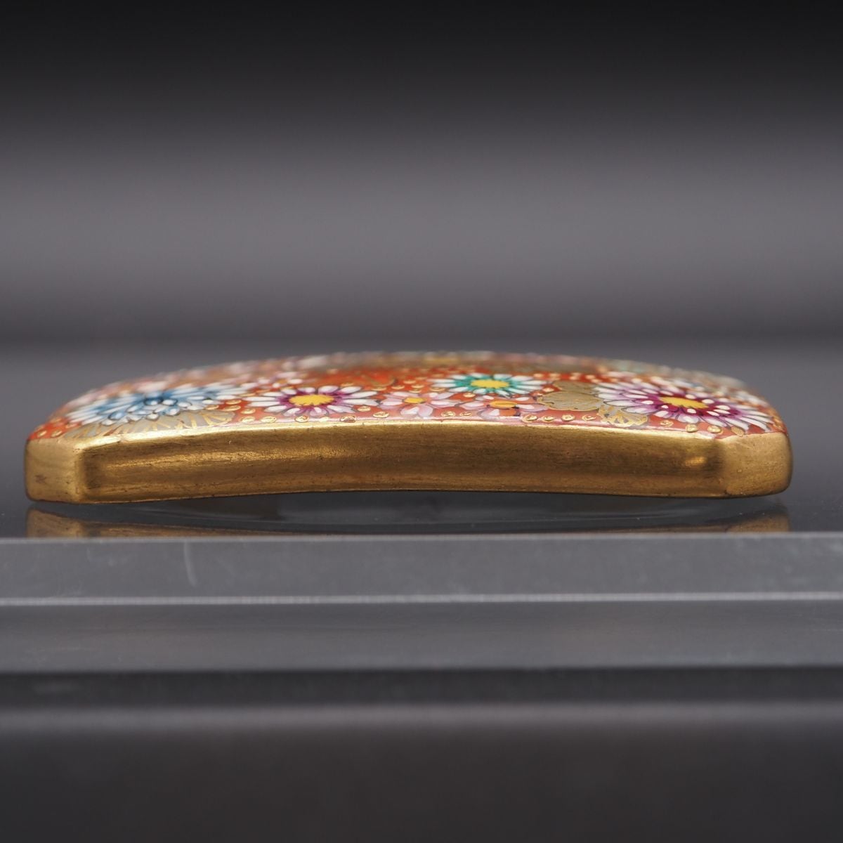 G757 九谷焼 帯留め 金彩蒔絵 花柄 和装小物 陶器 | 9/19〜23発送休み