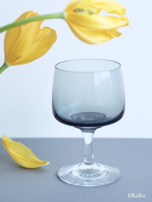 【Vintage】デンマーク　ブルーグレーのカクテルグラス（white wine）