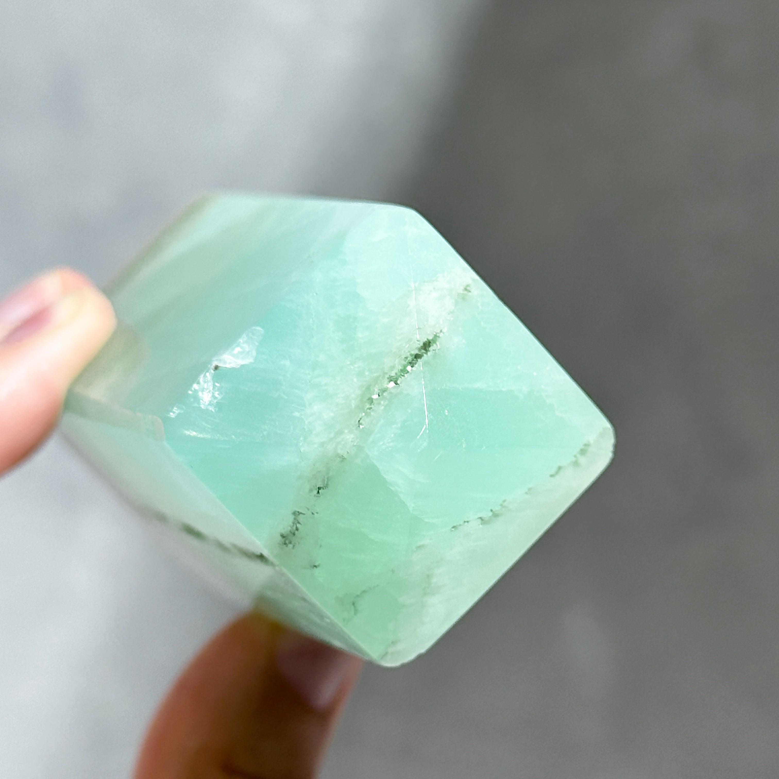 ピスタチオカルサイト タワー31◇ Pistachio Calcite ◇天然石・鉱物