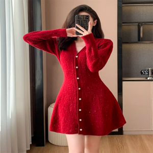 【送料無料】 ミニワンピ 3色 衣装 ミニ 長袖 Vネック Aライン フレア ボタン 厚手生地 ニット生地 可愛い 大人可愛い きれいめ シンプル カジュアル シック コンサバ 華やか 大人 上品 おしゃれ お洒落 主役級 こなれ感 高見え フェミニン 無地 冬 20代 30代 40代 レディース 女性用 お出かけ 女子会 お呼ばれ 休日 お茶会 入学式 着回し 普段使い ファッション コーデ スタイル 楽ちん 体型カバー 美脚 脚長 定番 着痩せ 垢抜け 存在感