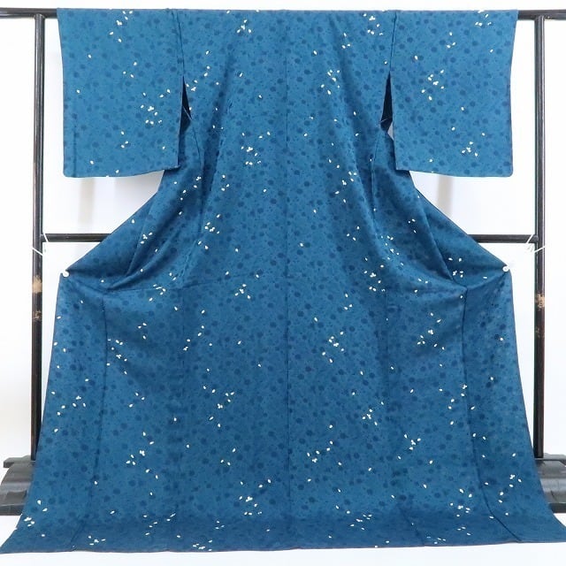 新品 単衣 雪輪 桜 夏着物“雪輪の小紋に桜を散らし涼を楽しむ夏 新品 単衣 雪輪 桜 夏着物“雪輪の小紋に桜を散らし涼を楽しむ夏