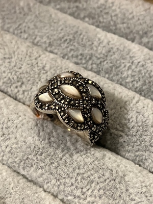 #free silver ring =wiite agate=