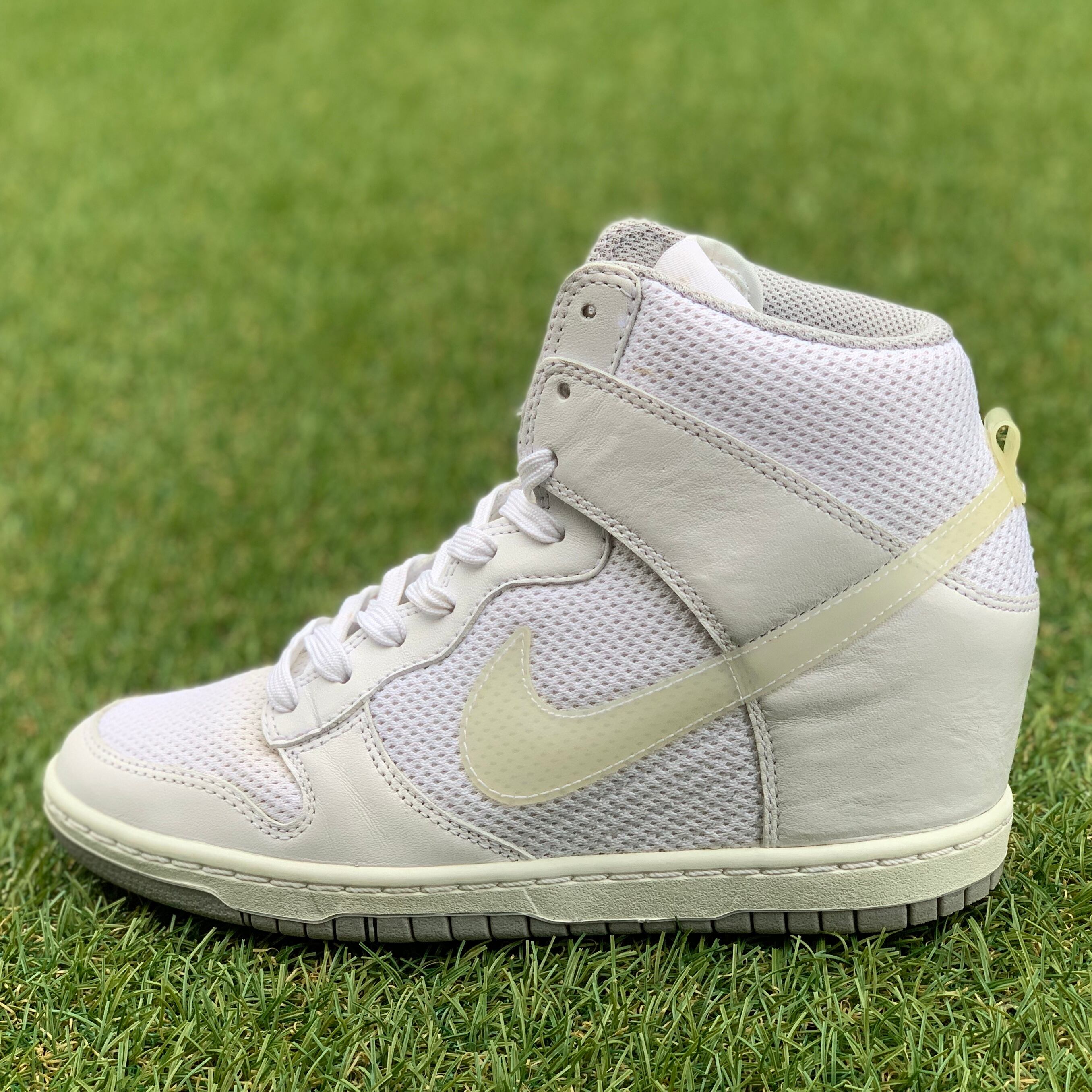 NIKE DUNK SKY HI ESSENTIAL ダンク スカイ ハイ エッセンシャル C447