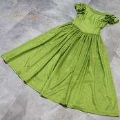 フラダンス 衣装 ワンピース ドレス BLUE HEAVEN COMPANY ブルーヘブンカンパニー グリーン系 ワンカラー シンプル 綺麗 華やか 鮮やか フラ ダンス 緑 黄緑 ハワイアン アロハ ハワイアンプリント レッスン 練習 無地 光沢 高級感