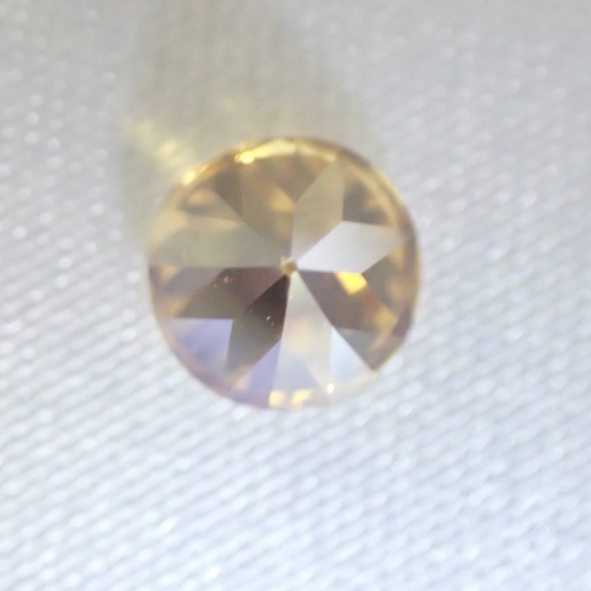 0.561ct FDBY SI2 蛍光 ミディアムオレンジ ダイヤモンド ルース