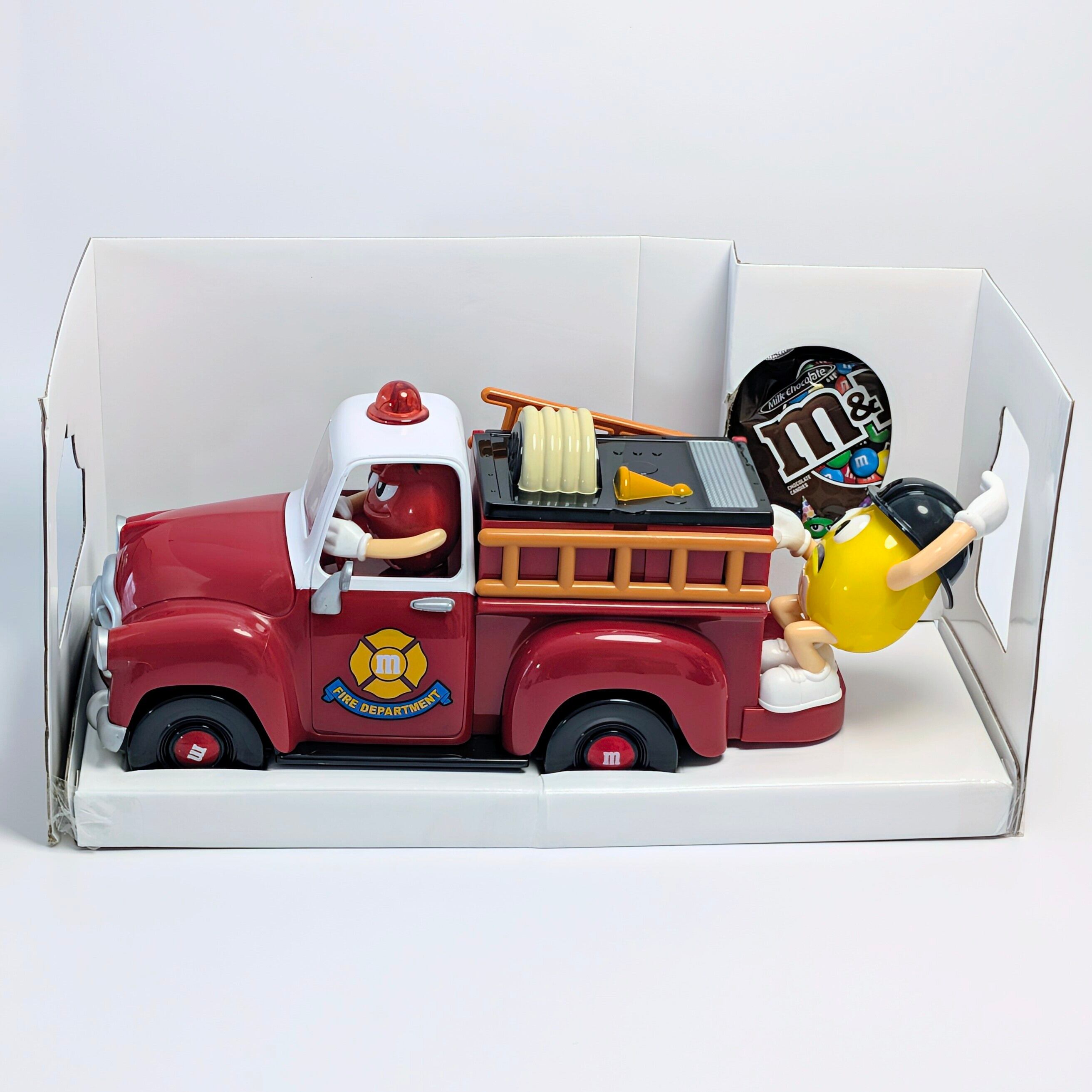 ⚡️SPECIAL LIMITED⚡️☆ DEADSTOCK / VINTAGE 2006☆【 m&m's ( エムアンドエムズ ) 】Red's Firehouse Fire Truck Candy Dispenser(FIVE ALARM FUN)OFFICIAL m&m's Limited Edition Collectible / 消防車 / チョコディスペンサー / キャンディディスペンサー 〚アメリカン雑貨 アメトイ〛