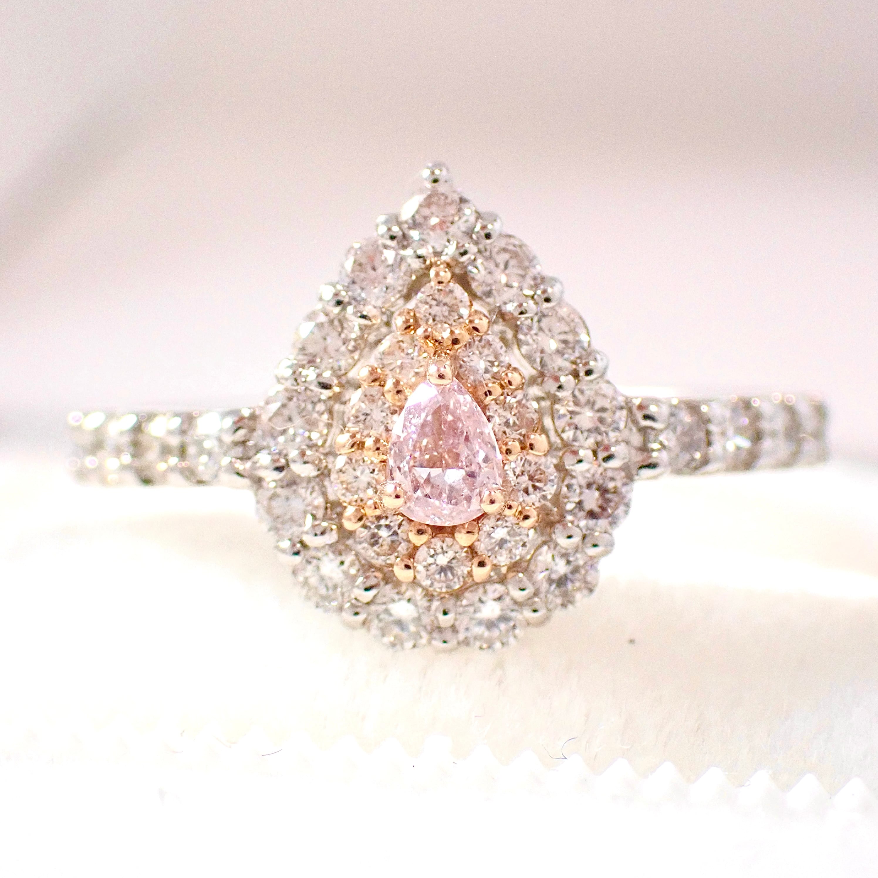 【Made in Japan】Pt950 K18 0.086 Fancy Light Purplish Pink Halo Ring in Pear  Shape ピンクダイヤ リング 天然ダイヤ ダイヤモンドリング