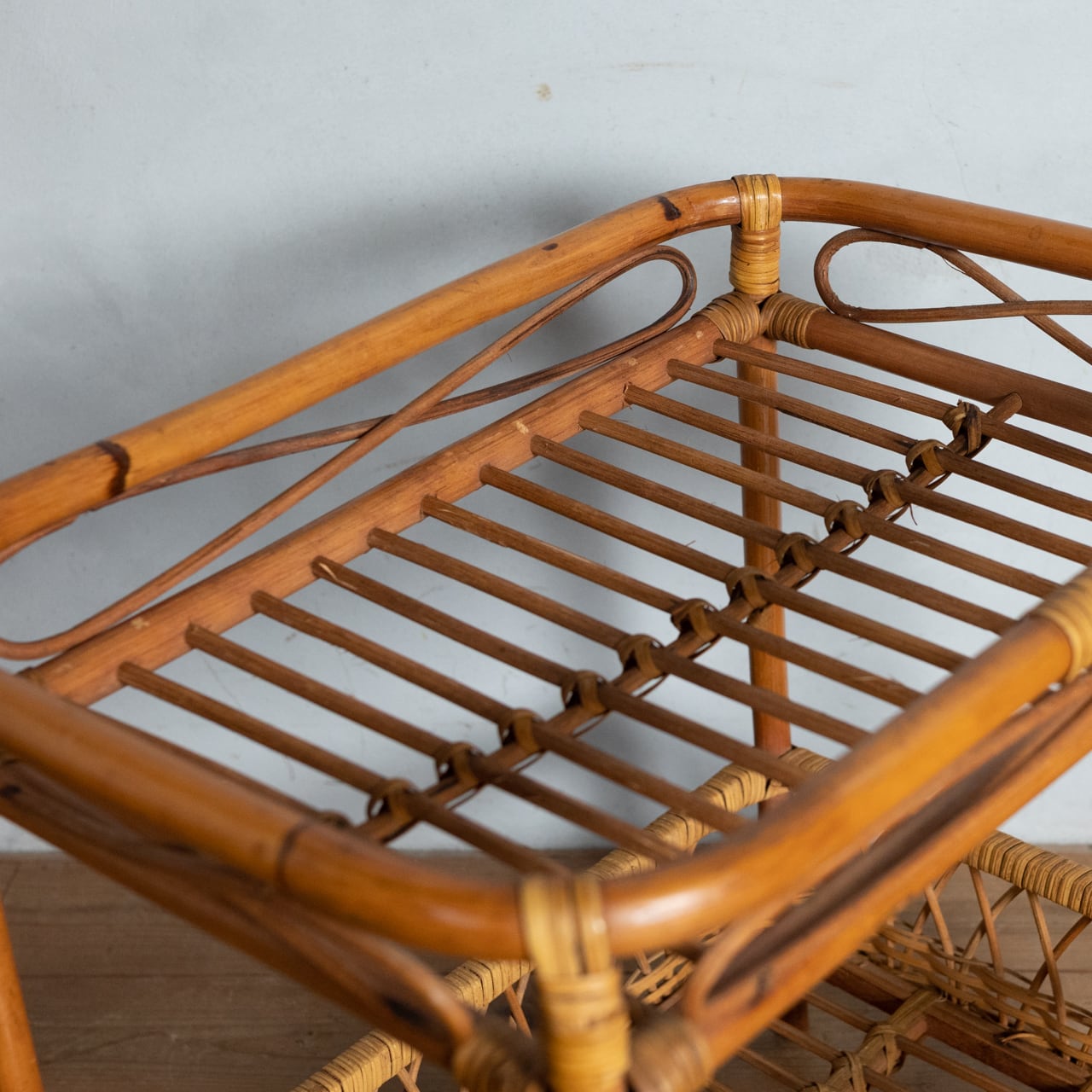 ヴィンテージ 高級家具 オールドラタン ラック 乳母車 フラワーベース ヴィンテージ 高級家具 オールドラタン ラック 乳母車 フラワー