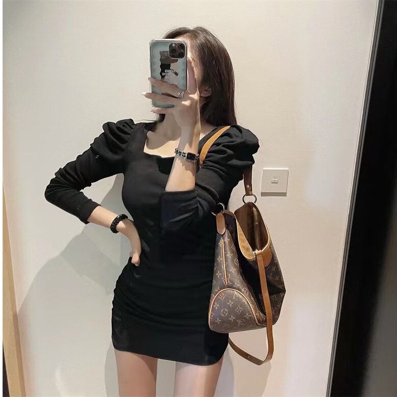 【新作】【送料無料】 2023 春と秋の新ヘップバーンスタイルリトルブラックドレス気質スリムスクエアネックパフスリーブ長袖底ヒップドレス 0256130782284