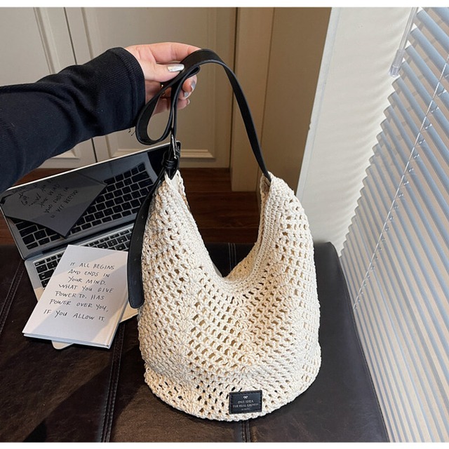 Straw crochet shoulder bag　B4328