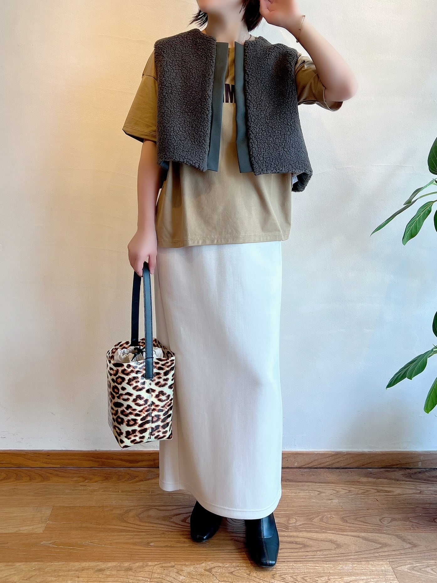 SACRA / プードルファーショートジレ | anouk