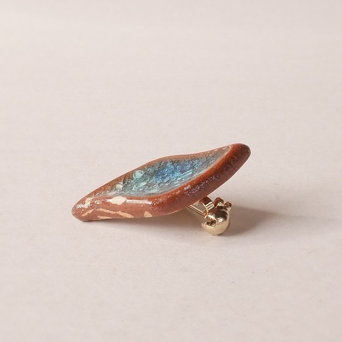 陶器ブローチ みずたまりno.21  リーフ