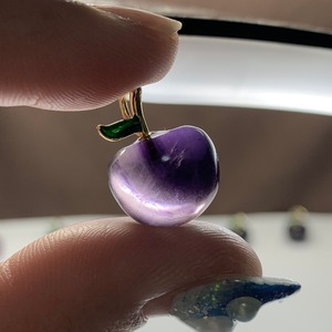 31.フローライトりんご・ペンダントトップ