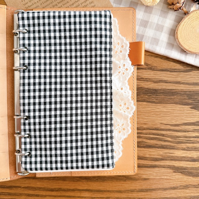 バイブルサイズ用/ギンガムチェックのふんわりレースポケット/ブラック