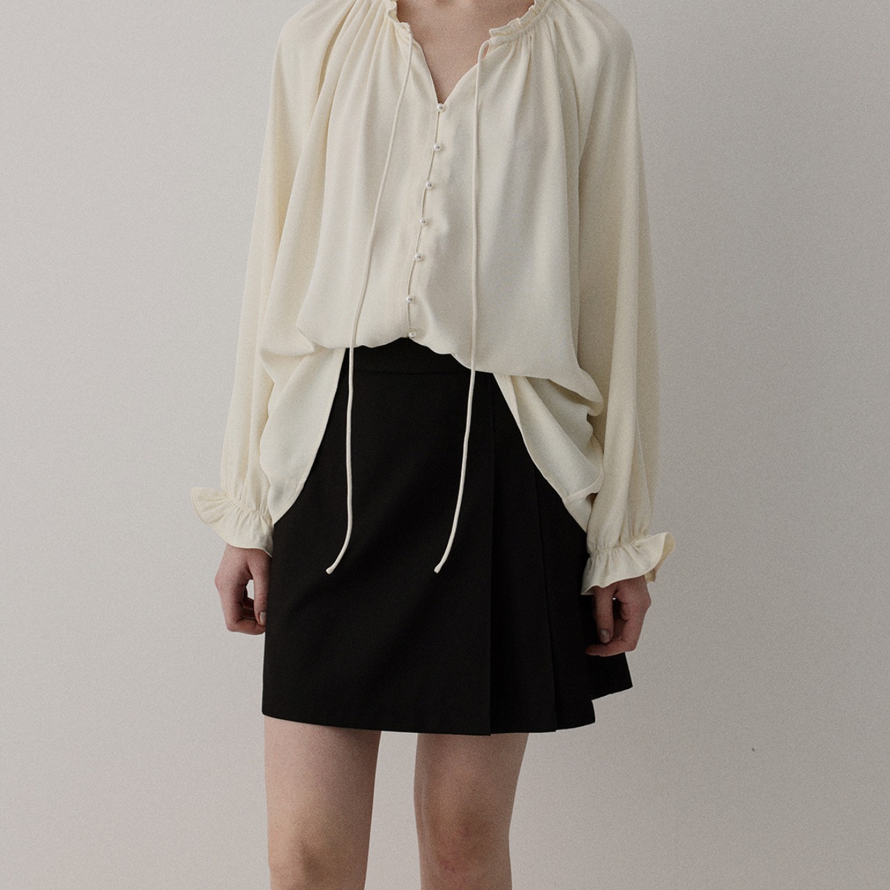 Ribbon Tie Puff Sleeve Blouse T3705