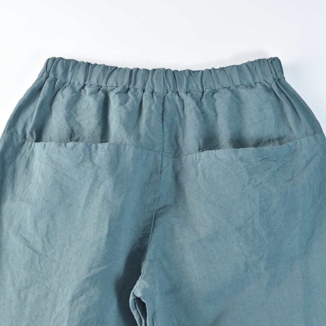 prit プリット コットンリネンウェザーテーパードイージーパンツ・スレート ハリの有る高密度生地を使ったテーパードシルエット