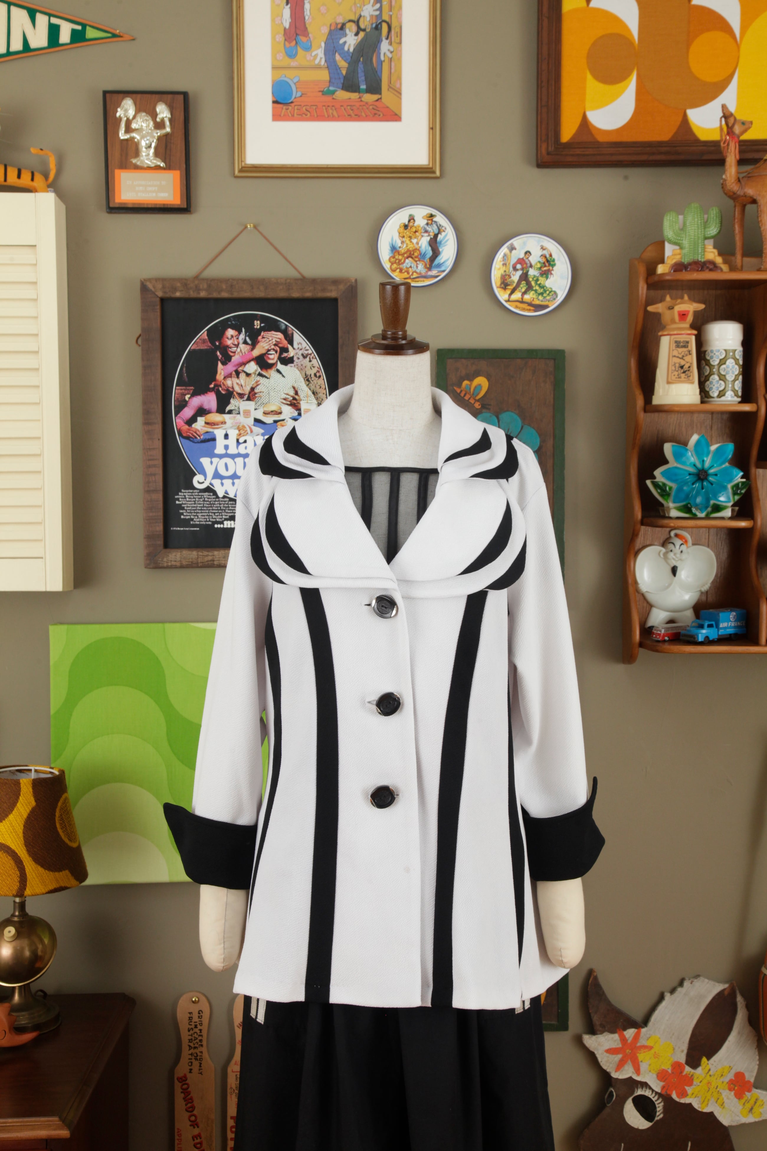Flower lapel polyester single tailored jacket | quaint vintage