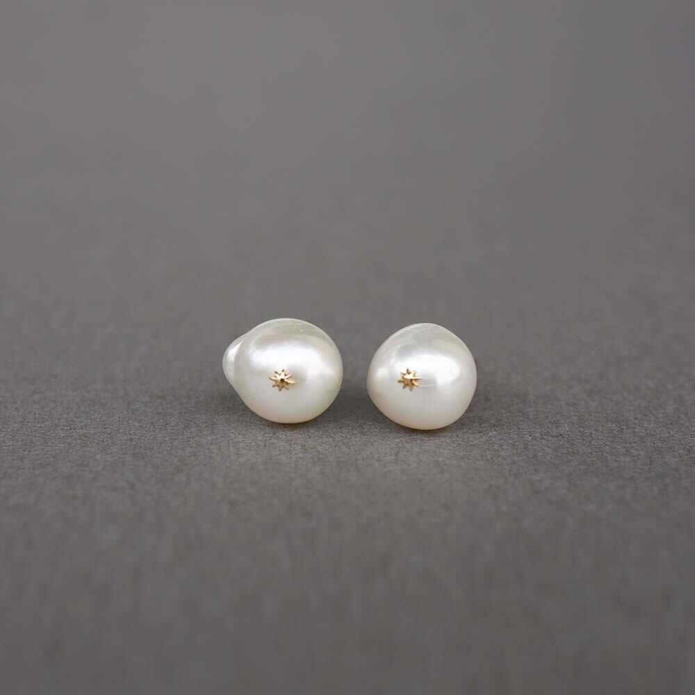新品】akarih AkariH couler pearl-A ピアス Akari H chic - Akari H