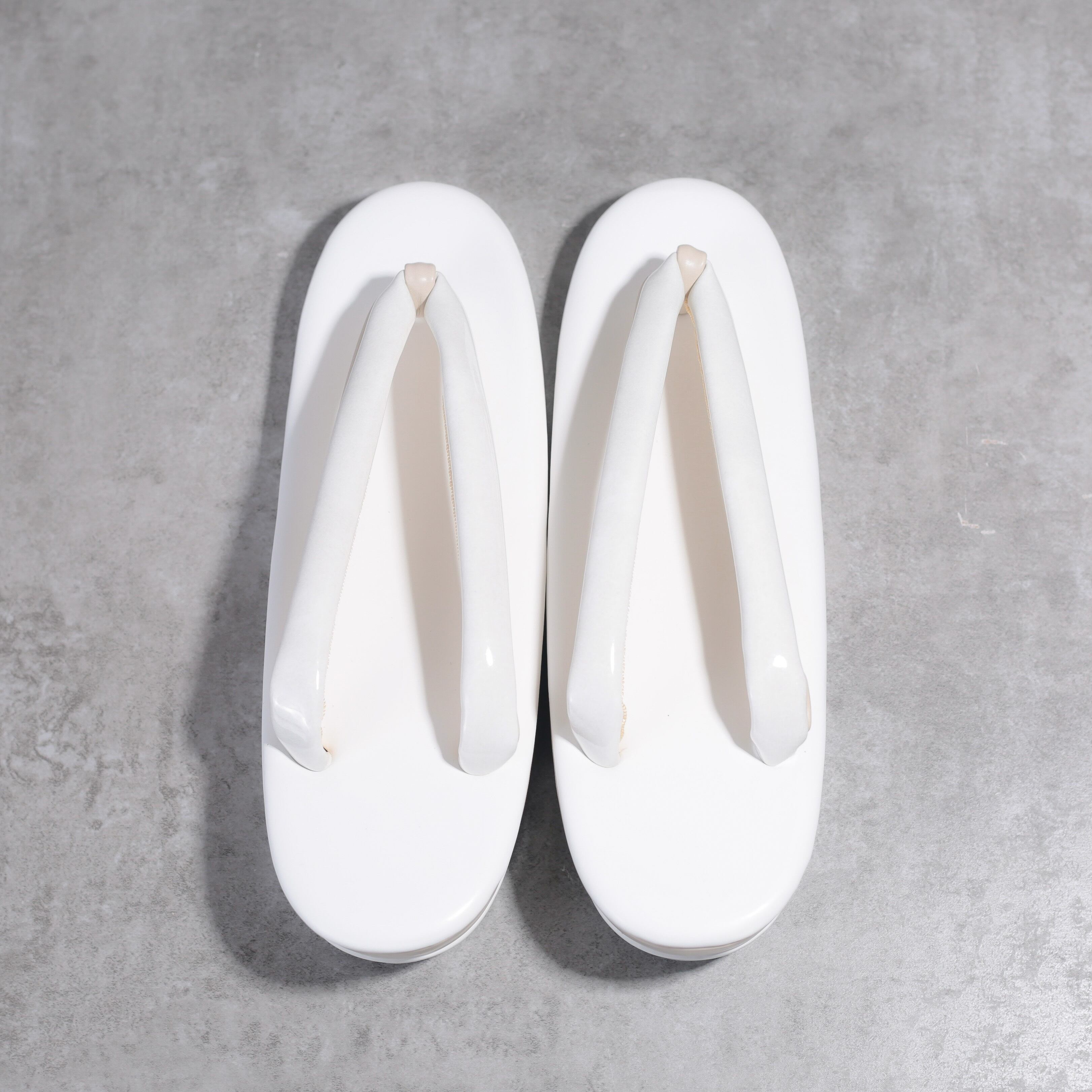 新品・未使用 草履バックセット 【ホワイト×シンプル】〈フリーサイズ