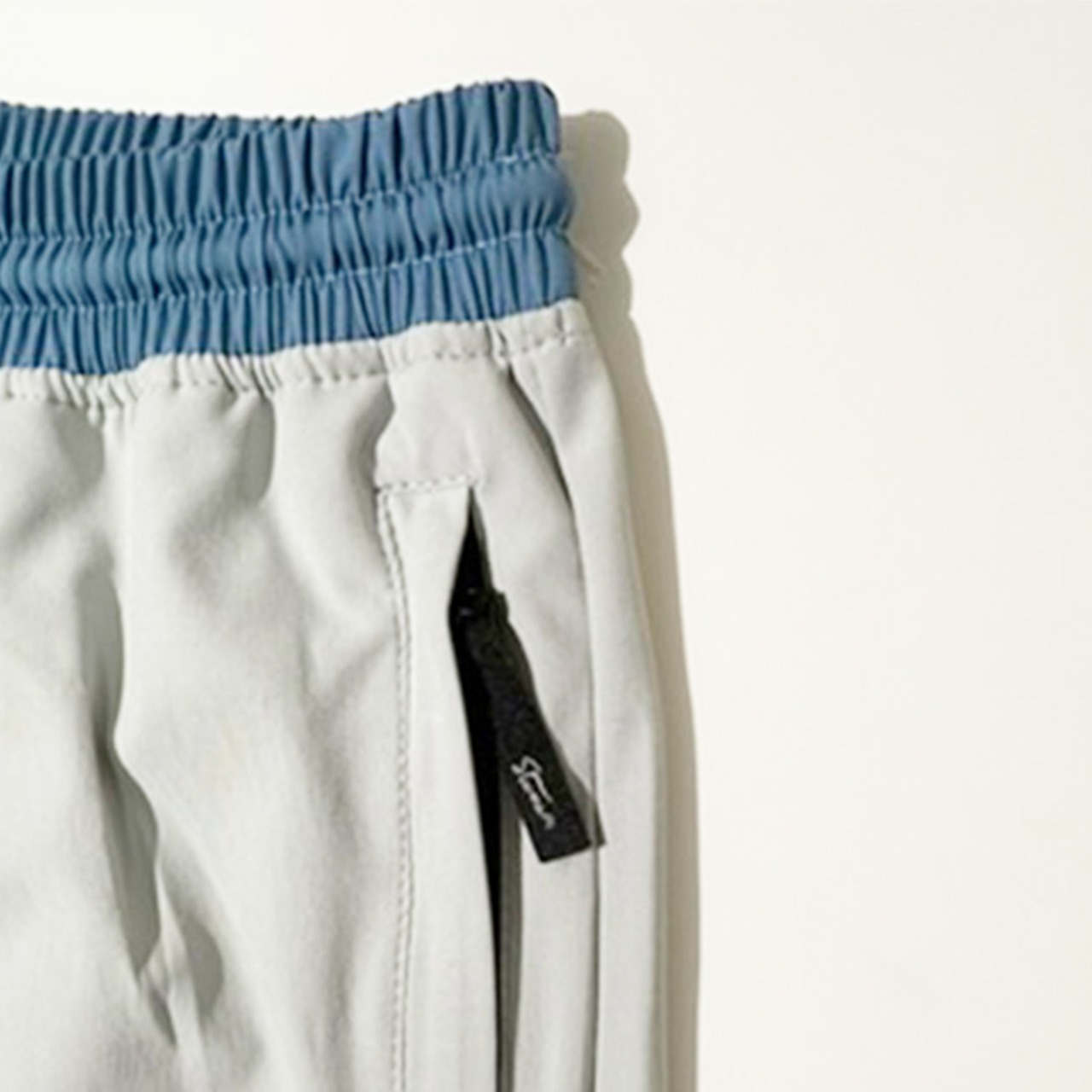 College cut shorts : ライトグレー