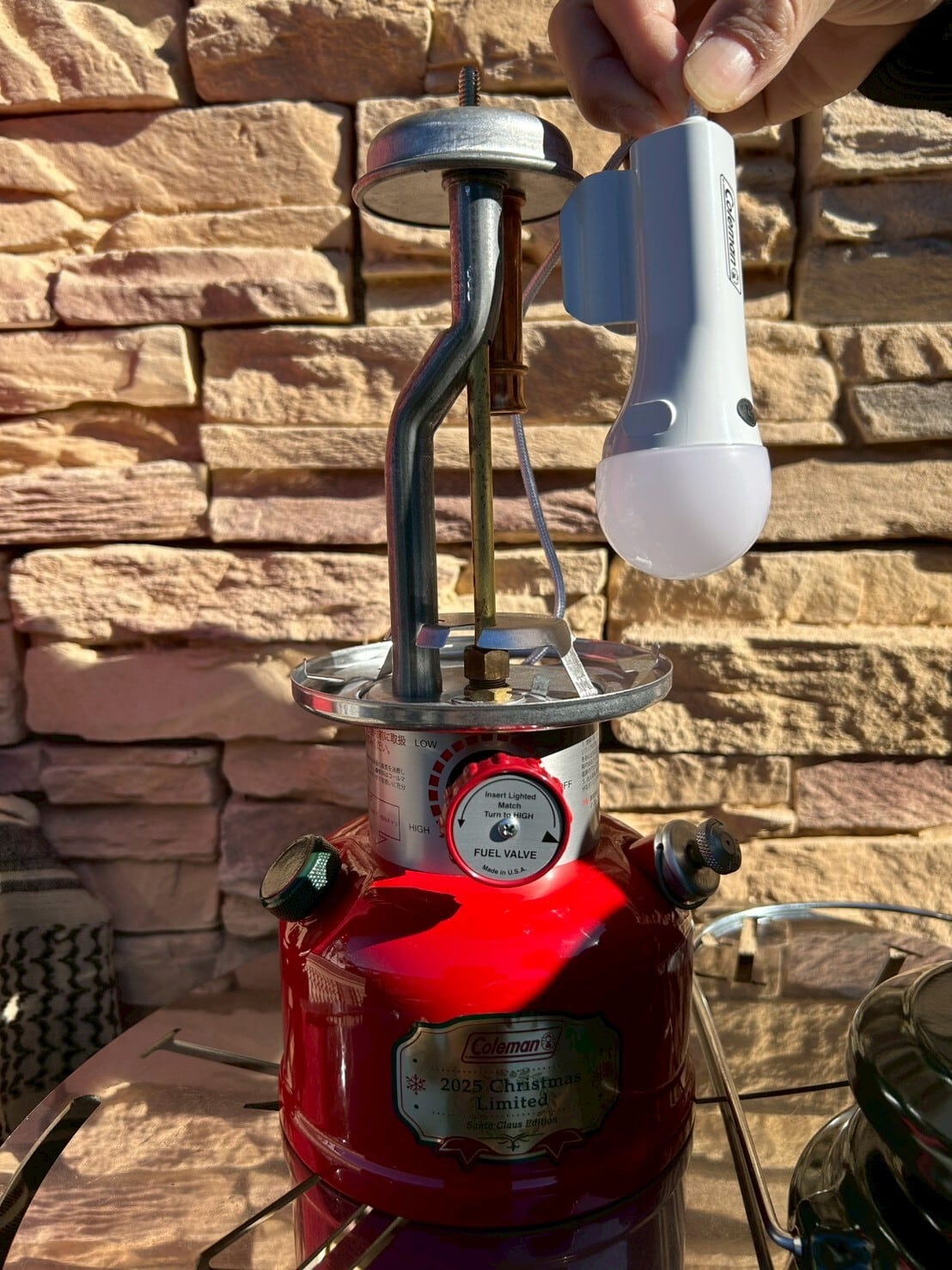 Coleman コールマン】クリスマスリミテッドハイブリッドランタン 2025